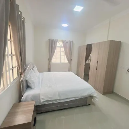 Golden Seasons Furnished Apartment 8 Salalah Exterior photo