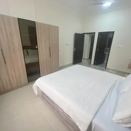 Golden Seasons Furnished Apartment 8 Salalah Exterior photo